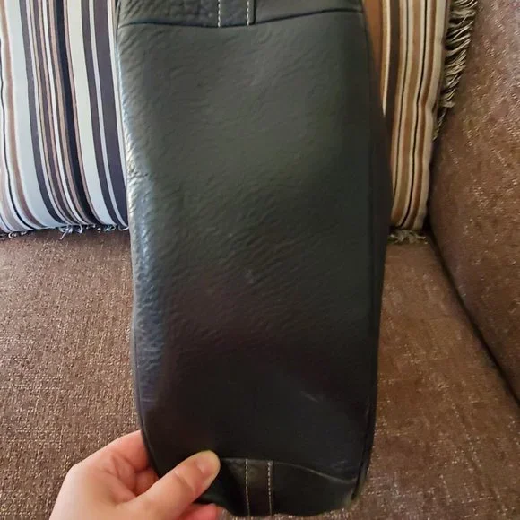 EUC Coach Black Pebbled Leather Hobo - Picture 6 of 9